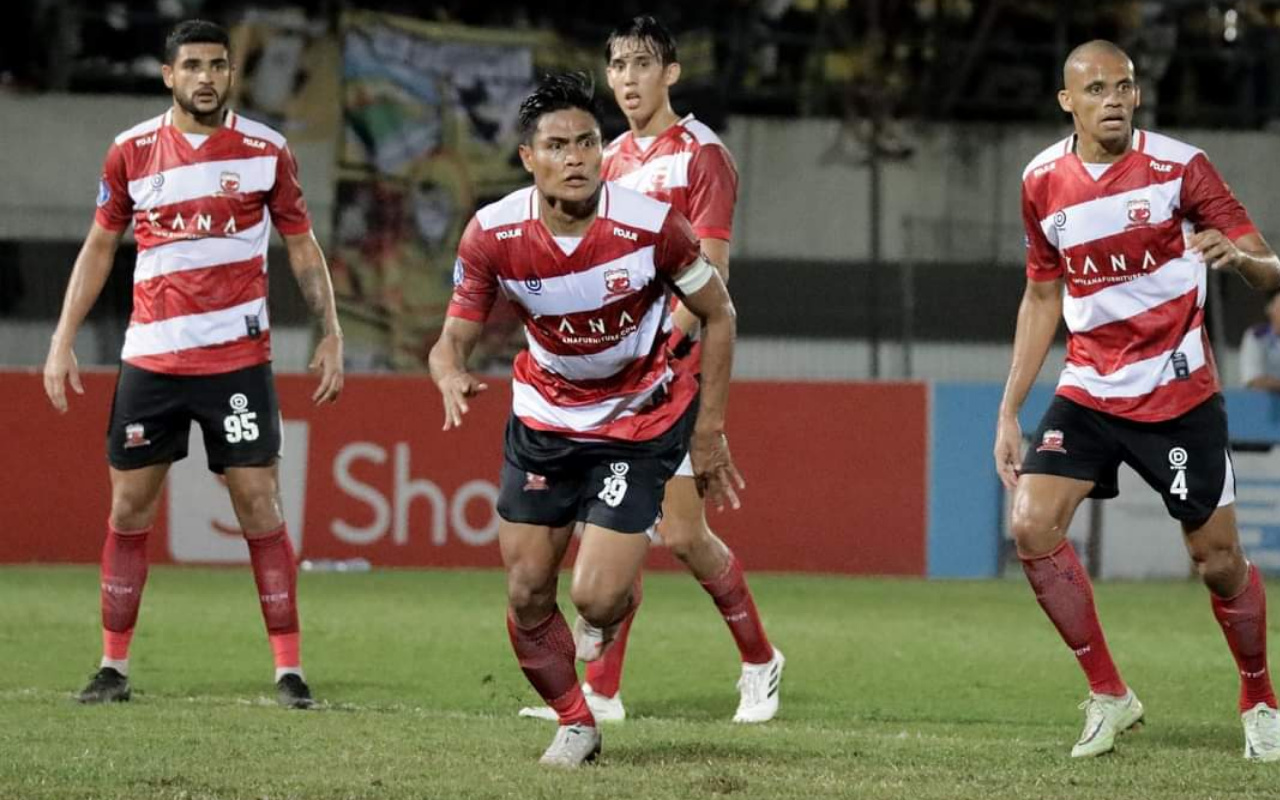 Taklukkan PSIS Semarang, Madura United Pimpin Klasemen Liga 1