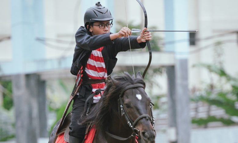 Saladin 'Sakera Muda' Ukir Prestasi di Equestrian Archery Exhibition 2023