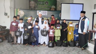 PT Tanur Muthmainnah Tour Cabang Sumenep Santuni 50 Anak Yatim