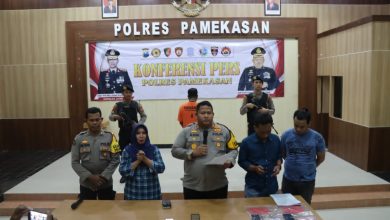 Gegara Peras Kades, Pria Ngaku Wartawan Ditahan Polisi Pamekasan