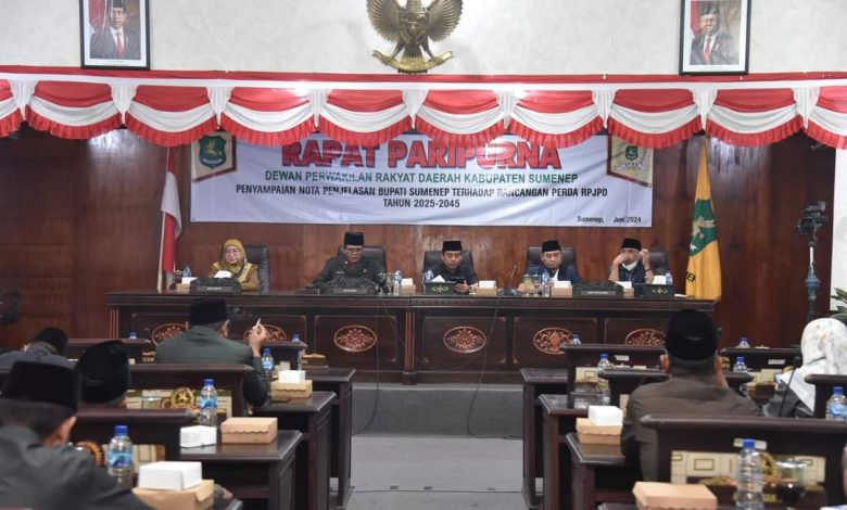 DPRD Gelar Sidang Paripurna Raperda RPJPD Sumenep 2025-2045