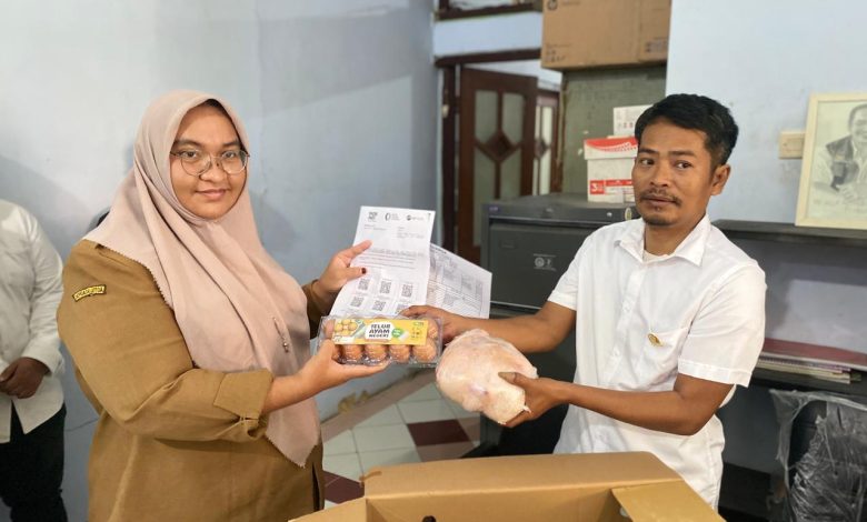 Masuk DTKS, Anggota DPRD Pamekasan Kembalikan Bantuan Pangan