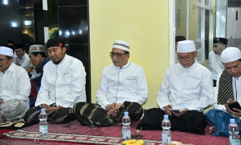 Bupati Fauzi dan KH. A. Busyro Karim Peringati Maulid Nabi Muhammad di Masjid Al-Alim